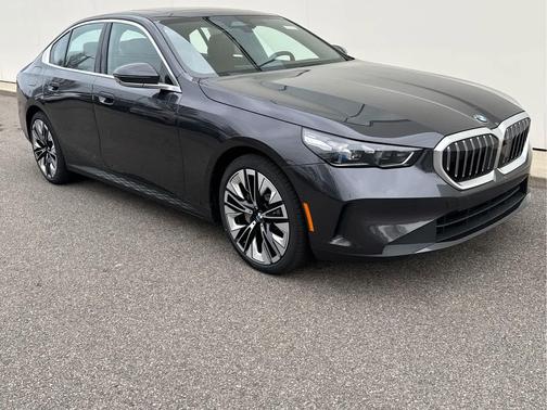 Dark Graphite Metallic 2026 BMW 530 xDrive