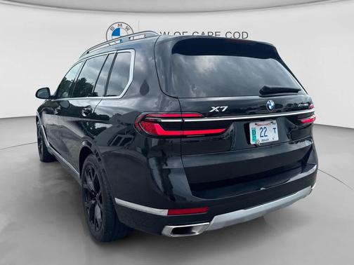 Black Sapphire Metallic 2024 BMW X7 xDrive40i
