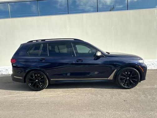 2021 BMW X7 M50i
