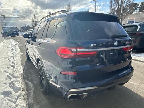 2021 BMW X7 M50i