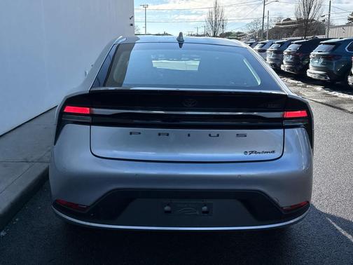 2024 Toyota Prius Prime SE