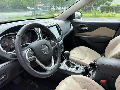 Bright White Clearcoat 2016 Jeep Cherokee Limited
