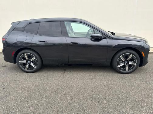 2026 BMW iX xDrive45