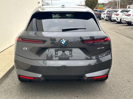 2026 BMW iX xDrive45