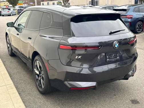2026 BMW iX xDrive45