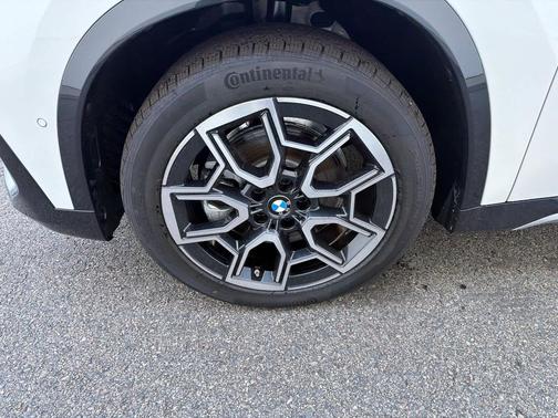 Mineral White Metallic 2026 BMW X1 xDrive28i