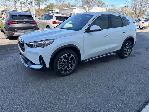 Mineral White Metallic 2026 BMW X1 xDrive28i