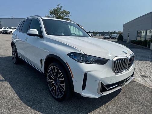 Alpine White 2025 BMW X5 sDrive40i