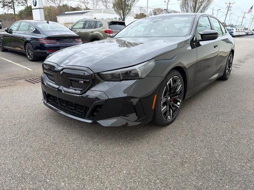 Black Sapphire Metallic 2026 BMW i5 M60