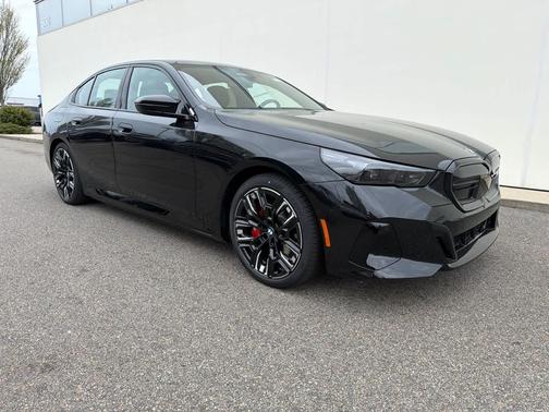 Black Sapphire Metallic 2026 BMW i5 M60