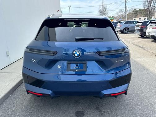 2025 BMW iX xDrive50