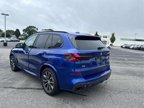 Marina Bay Blue Metallic 2026 BMW X5 M60i