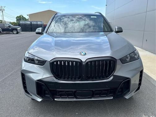 Skyscraper Grey Metallic 2026 BMW X5 xDrive40i