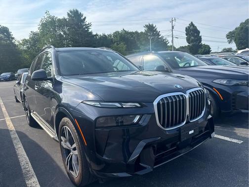 Carbon Black Metallic 2024 BMW X7 xDrive40i