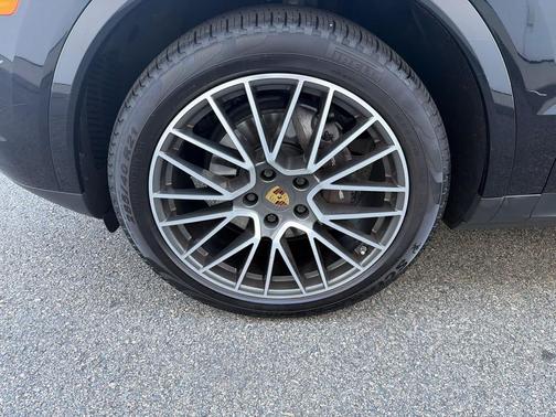 Black 2020 Porsche Cayenne Cayenne