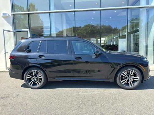 2026 BMW X7 M60i