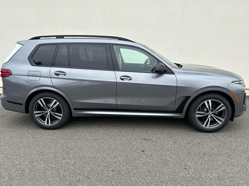 2026 BMW X7 M60i