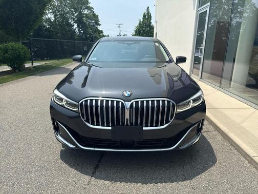 2021 BMW 750 i xDrive