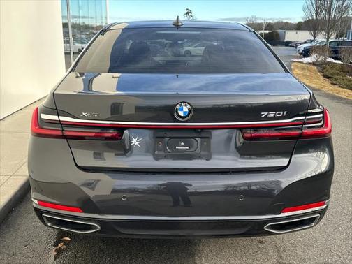 2021 BMW 750 i xDrive