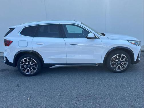 Alpine White 2026 BMW X1 xDrive28i