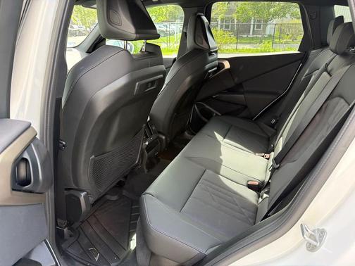 Mineral White Metallic 2025 BMW X3 30 xDrive