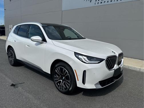 Mineral White Metallic 2025 BMW X3 30 xDrive