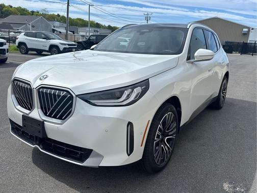 Mineral White Metallic 2025 BMW X3 30 xDrive
