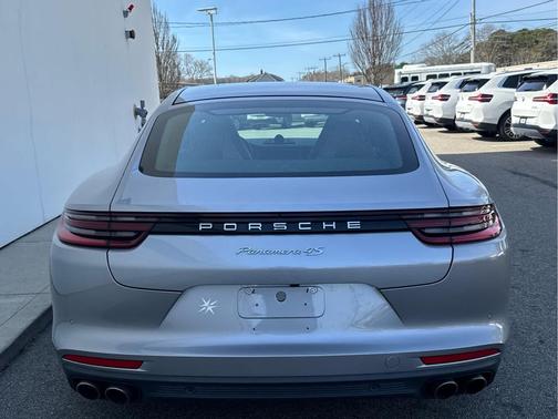 2017 Porsche Panamera 4S
