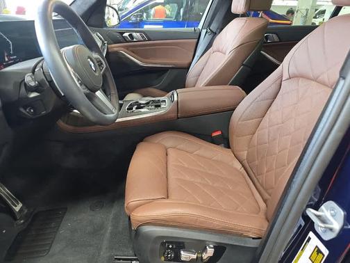 Tanzanite Blue II Metallic 2026 BMW X7 xDrive40i
