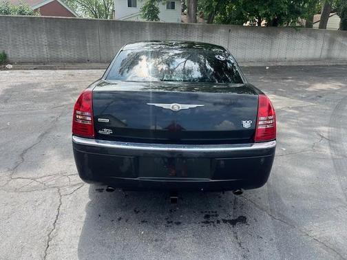 2007 Chrysler 300C Base