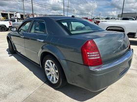 2005 Chrysler 300C Base