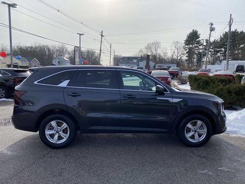 2025 Kia Sorento LX
