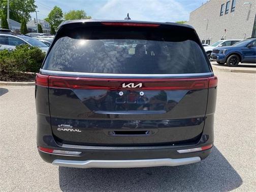 2023 Kia Carnival LX