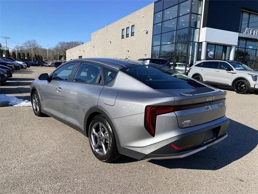 2025 Kia K4 LXS