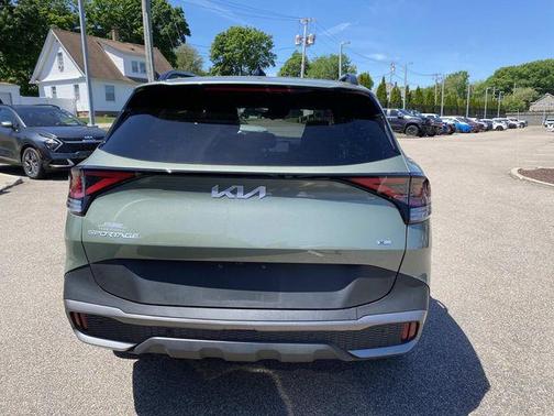 Jungle Green 2024 Kia Sportage X-Line
