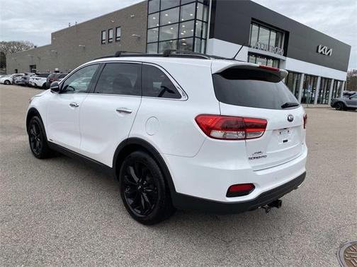2019 Kia Sorento S