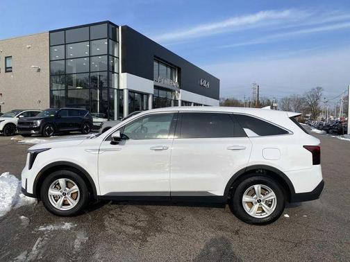 2025 Kia Sorento LX