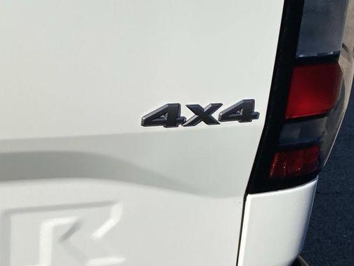 2024 Nissan Frontier S