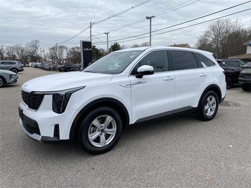 2025 Kia Sorento LX