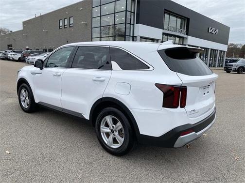 2025 Kia Sorento LX