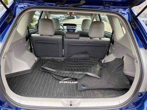2017 Toyota Prius v
