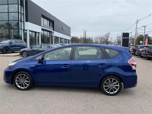 2017 Toyota Prius v