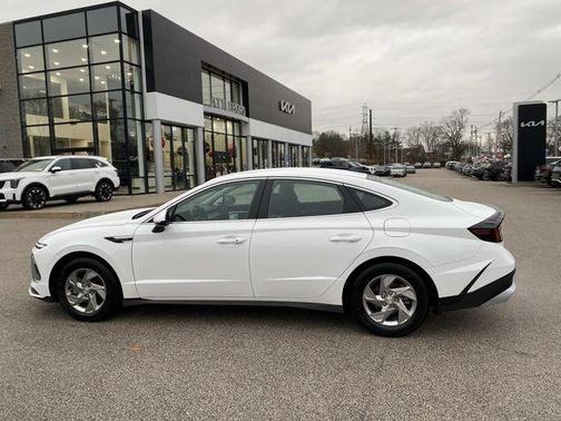 2025 Hyundai SONATA SE