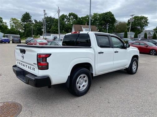 2022 Nissan Frontier S