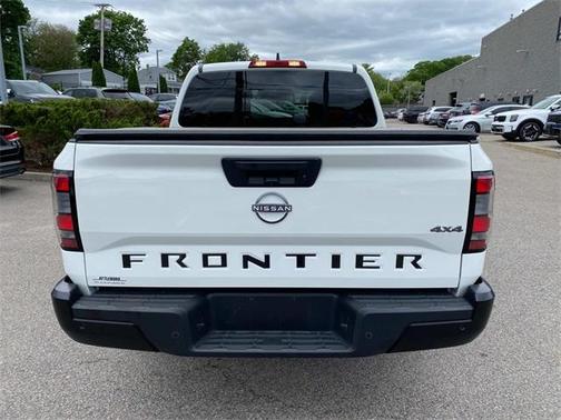 2022 Nissan Frontier S