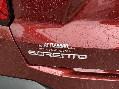 Red 2025 Kia Sorento S