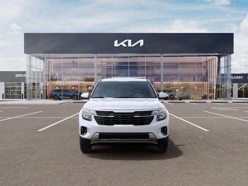 White 2026 Kia Seltos LX