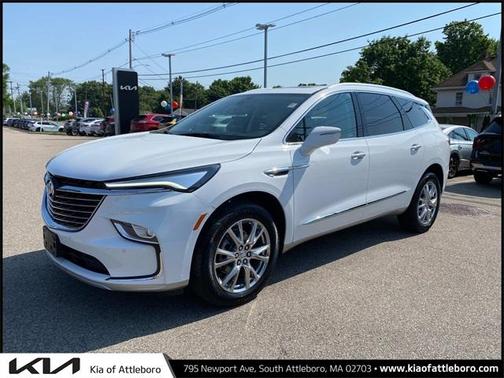 2023 Buick Enclave Essence