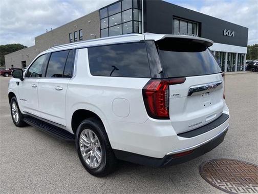 2023 GMC Yukon XL SLT