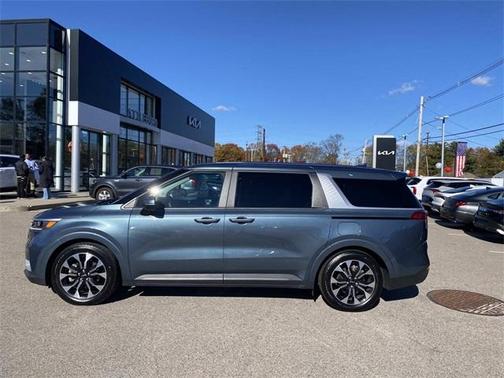 2024 Kia Carnival EX